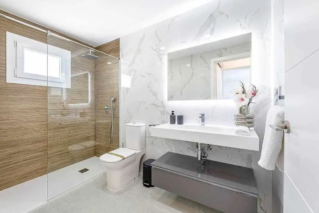 Lujoso Apartamento De 2 Habitaciones Con Vistas Бенальмадена Апартаменты