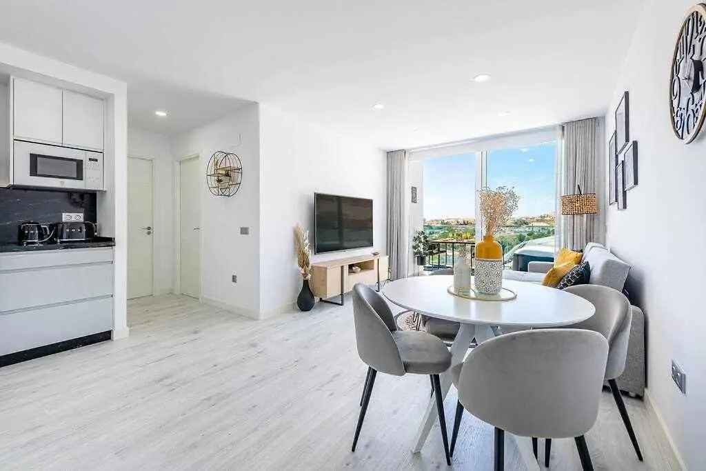 Апартаменты Lujoso Apartamento De 2 Habitaciones Con Vistas Бенальмадена