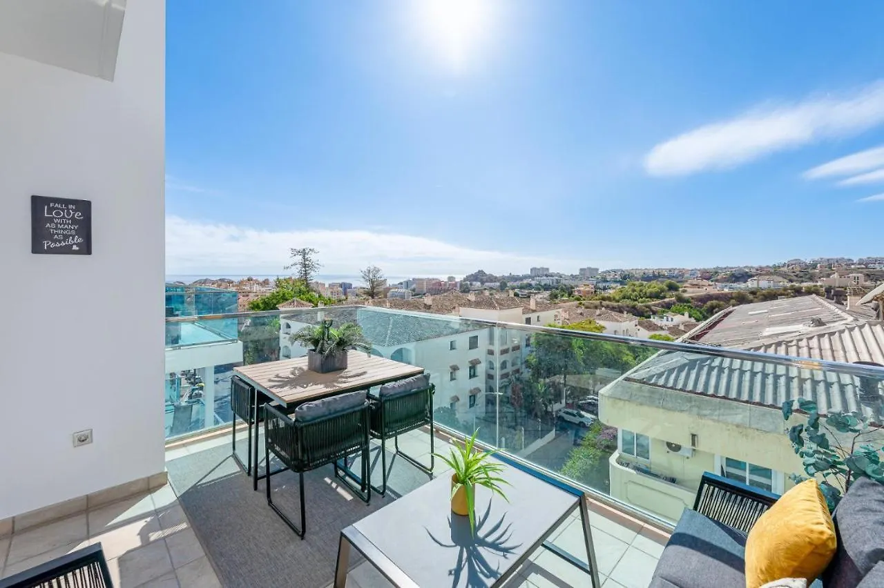 Lujoso Apartamento De 2 Habitaciones Con Vistas Бенальмадена