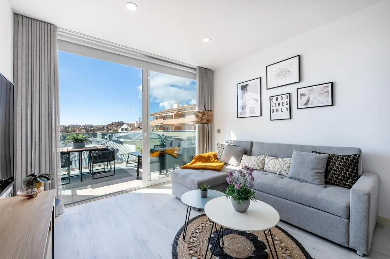 Lujoso Apartamento De 2 Habitaciones Con Vistas Бенальмадена Апартаменты